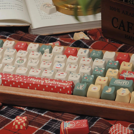 Adorable Xmas cat-themed keycap set, a perfect gift for gamer girls and cat lovers.