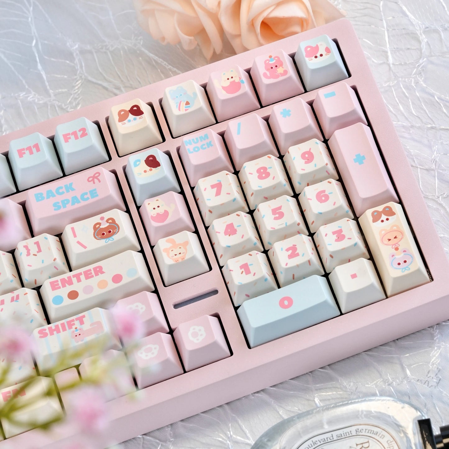 Macaron-themed mechanical keyboard keycap set with cat paw designs