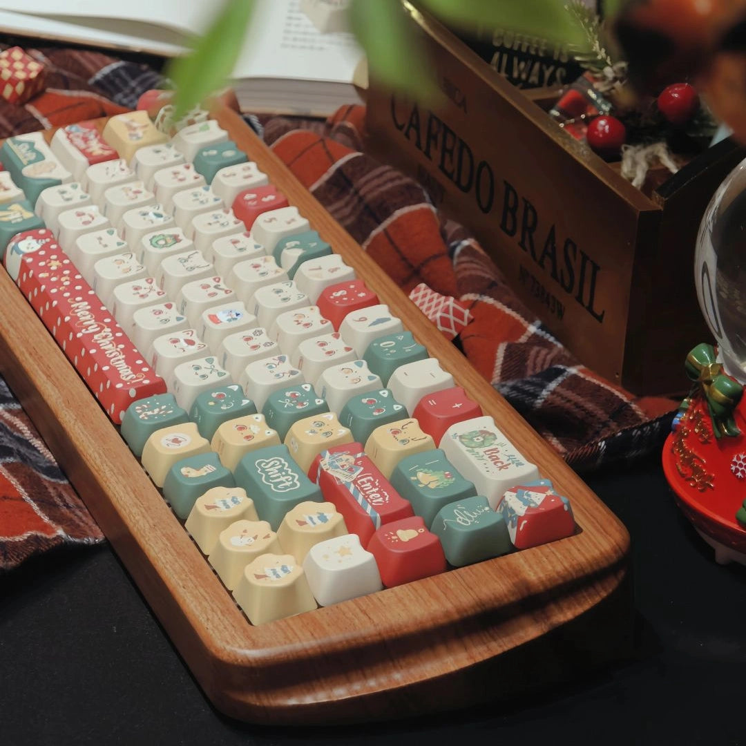 Custom Christmas cat keycap set for mechanical keyboard, ideal holiday gift idea.