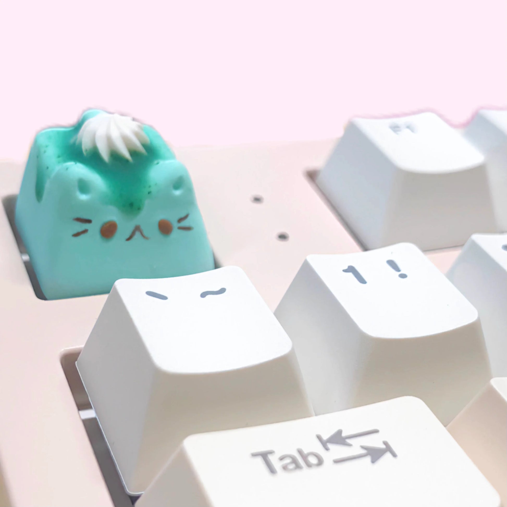 Handmade Cat Cupcake With Whipped Cream Frosting Mechanical Keyboard Keycap, Green Cat