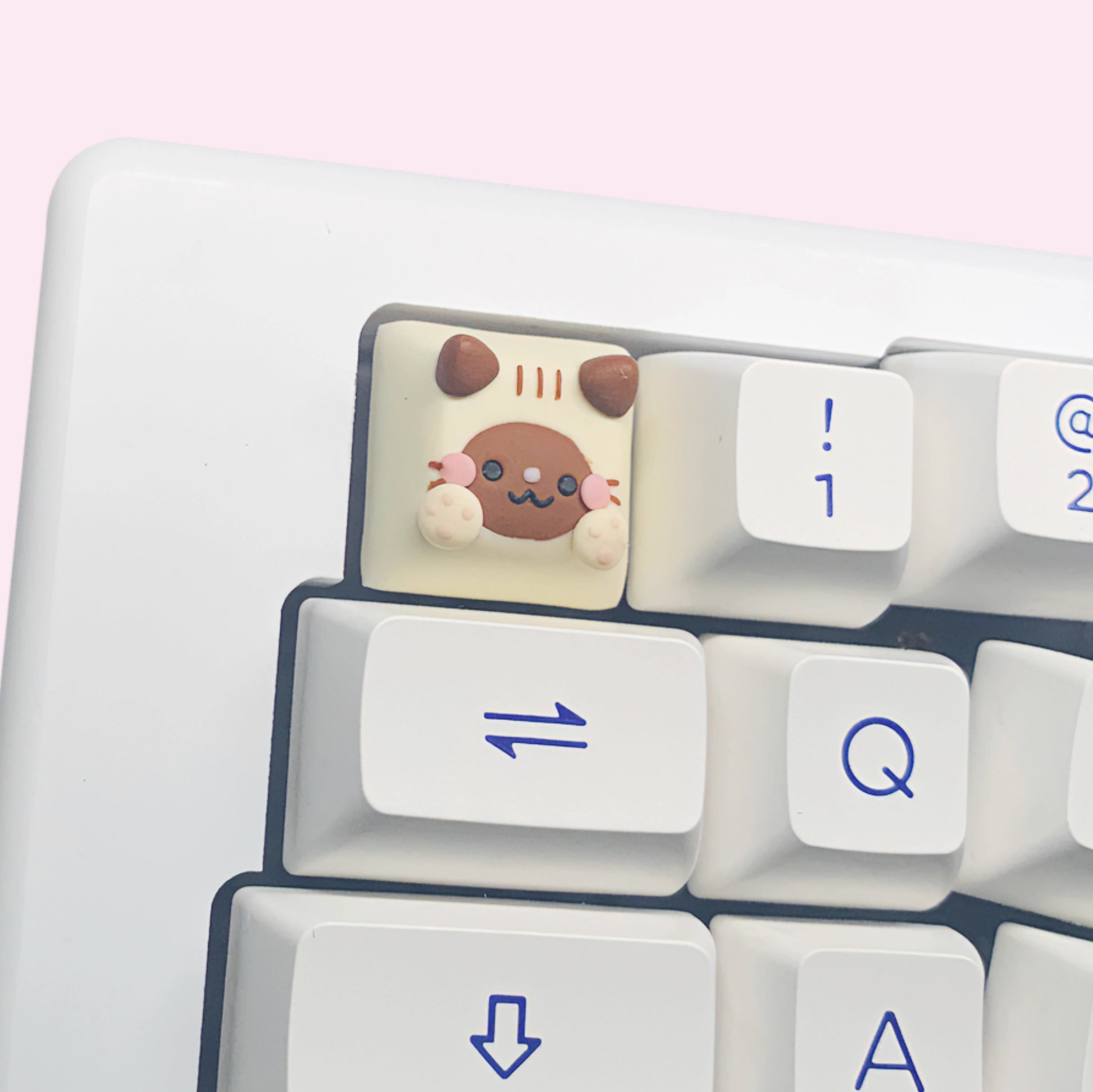 Handmade DSA Cat Mechanical Keyboard Keycap, Siamese cat on a White Keyboard