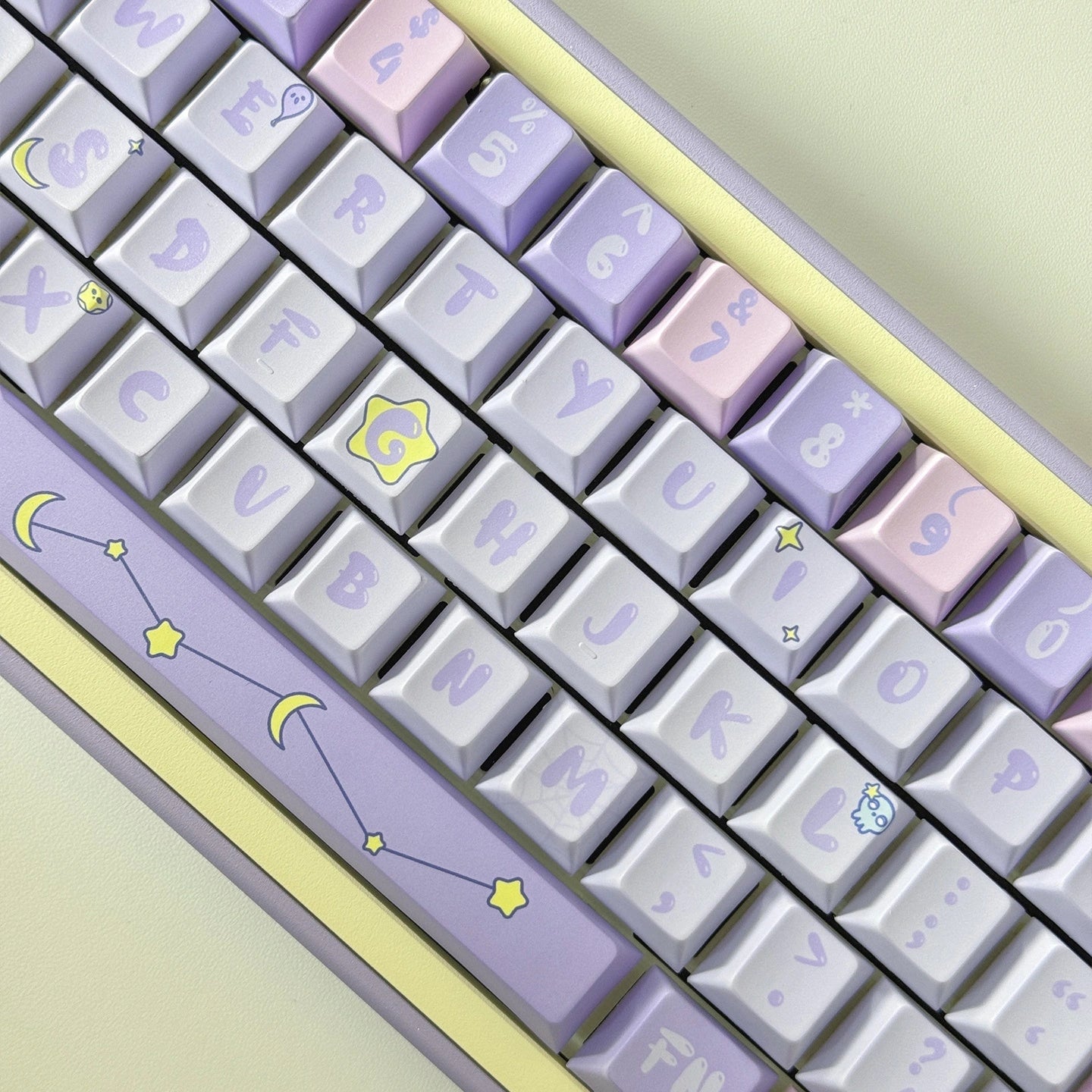 Cute white cat-themed keycap set in a mystical purple design, perfect for gamer girls and cat lovers.