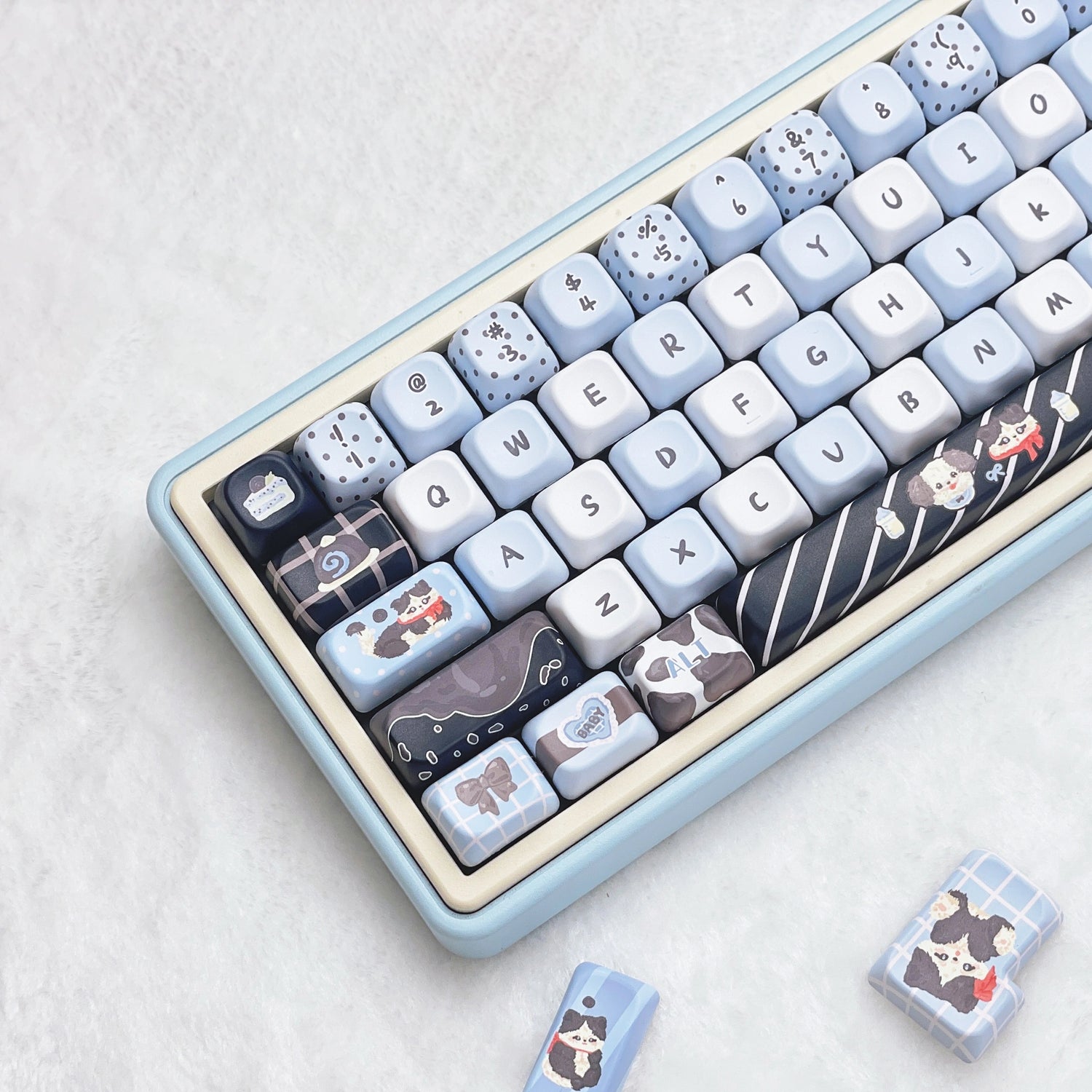 Sea Salt Kitty Bliss Keycap Set featuring blue and white tuxedo cat designs for mechanical keyboards.