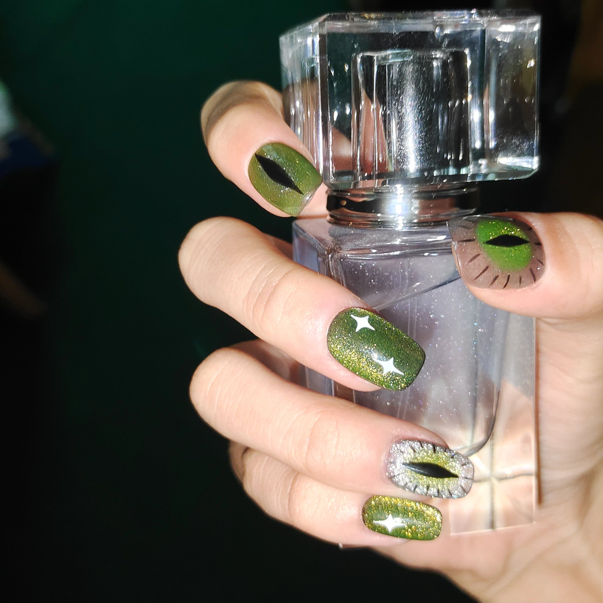 Unique green cat-eye press on nails set, Emerald Enchantress, great for spooky occasions